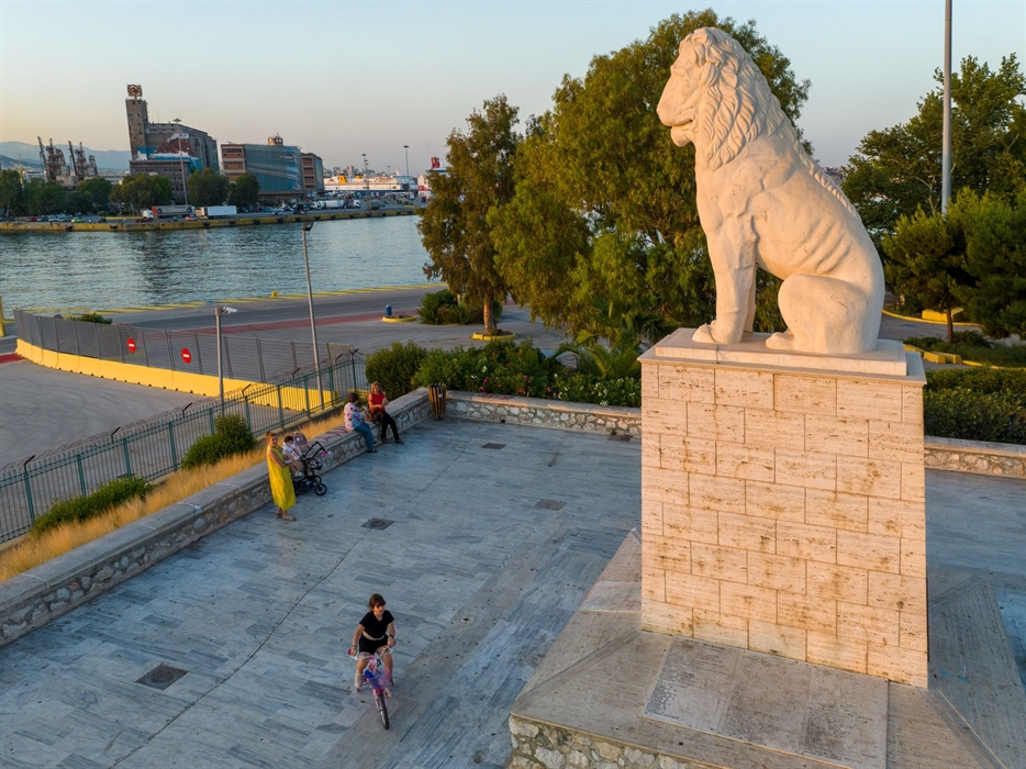 The Lion of Piraeus 01